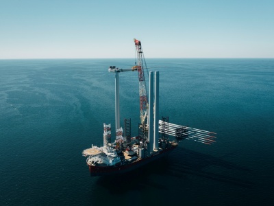 Największe turbiny w Europie już na Bałtyku. Baltic Power rozpoczyna montaż wiatraków [FOTO]