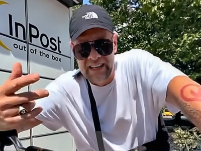 Tede zmieści się do paczkomatu? InPost wysyła rapera… na Tour de France