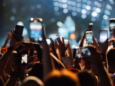 Idziesz na koncert i mówią: płać za plecak. UOKiK mówi: dość tego