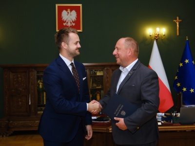 Bartek 2.0 nad Jeziorem Rożnowskim. Kultowy ośrodek przechodzi w ręce gminy. Będzie siłownia, kręgielnia i przystań!