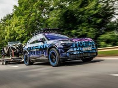 Nowe Porsche Cayenne pobiło rekord jeszcze przed debiutem. Trafiło też w ręce Hammonda
