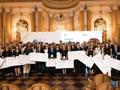 Stypendyści VI edycji Our Future Foundation wybrani. Trafią na Harvard, Yale czy Oksford