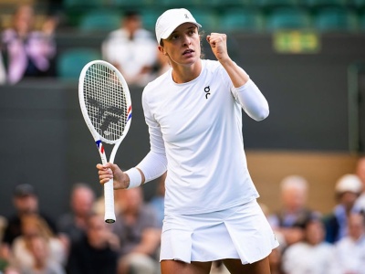 Świątek kontra Samsonowa. Jest godzina ćwierćfinału Wimbledonu