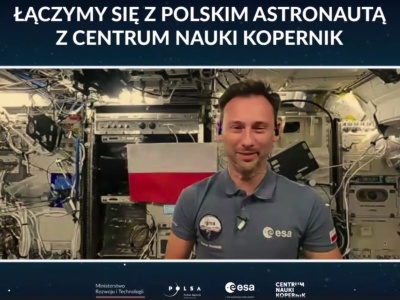 Sławosz przeprowadził lekcję z orbity dla polskich uczniów zgromadzonych w Centrum Nauki Kopernik w Warszawie