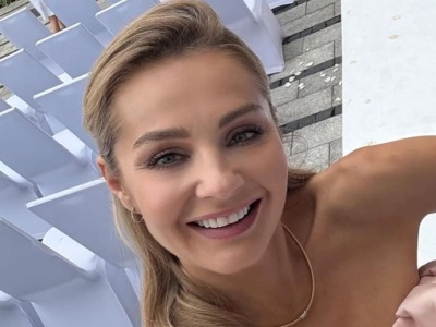 Sukienki idą w odstawkę. Komplet Małgorzaty Sochy króluje na ulicach i Instagramie