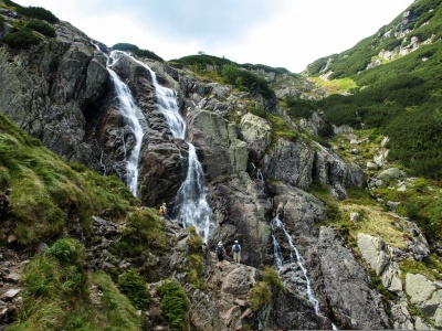 Nie musisz lecieć za ocean. Ten wodospad w Polsce jest wyższy niż Niagara, a mało kto o nim wie