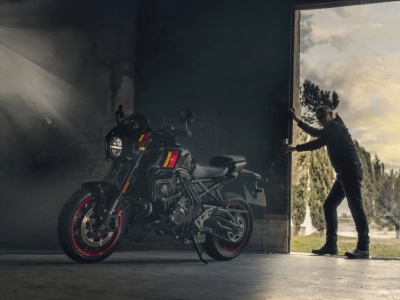 Dwa nowe motocykle Suzuki: GSX-8T i GSX-8TT. Ja bym dopłacił do drugiego 