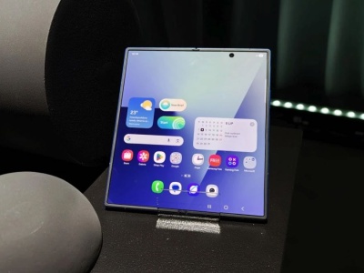 Samsung potwierdza. Podwójnie składany smartfon tuż za rogiem