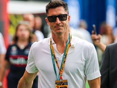 Jest nie do poznania. Lewandowski zmienił fryzurę
