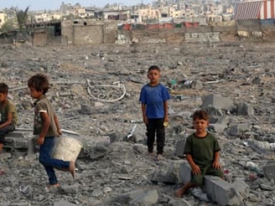 Gaza: 16 ofiar uderzenia przy placówce medycznej, 10 to dzieci. W oczekiwaniu na rozejm