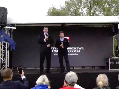 Braun obraża państwo i Kościół. Iga walczy o Wimbledon. 5 tematów, o których warto dziś wiedzieć