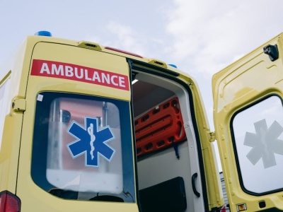 Ewakuacja pacjentów z OIOM-u w Giżycku – szpital zalany po intensywnych opadach