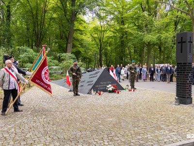 Szczecinianie upamiętnili ofiary zbrodni wołyńskiej w rocznicę Krwawej Niedzieli [ZDJĘCIA]