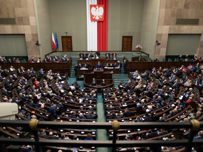 SONDAŻ. Polska 2050 pod progiem. Fatalny wynik PSL!