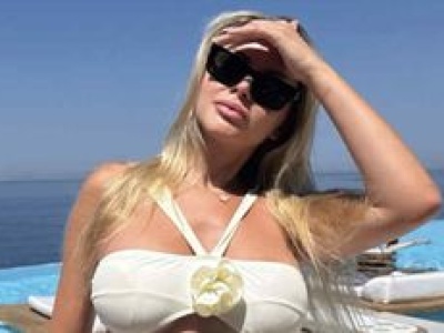 Muśnięta greckim słońcem Ola Ciupa pręży się w bikini za 4,5 tysiąca złotych