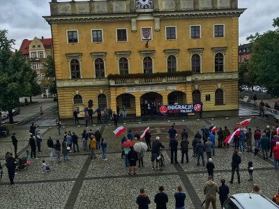 Na Rynku odbył się protest przeciwko nielegalnym imigrantom