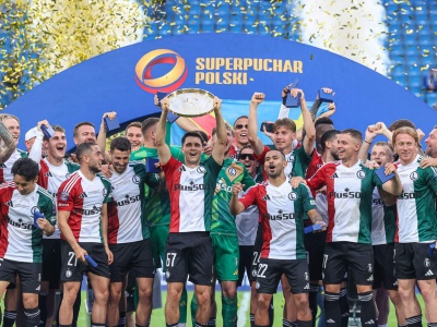 Superpuchar odzyskał resztki godności, a Lech wciąż nie odjechał Legii