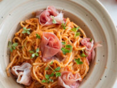 Makaron z pesto z suszonych pomidorów