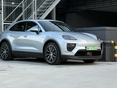 To Porsche ma wnętrze w stylu lat 90. Potrzebujemy więcej takich kolorów