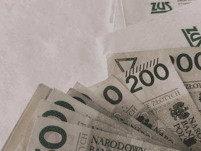 Dla jednych 1878 zł, dla innych okrągłe zero. Ci emeryci nie dostaną w tym roku 