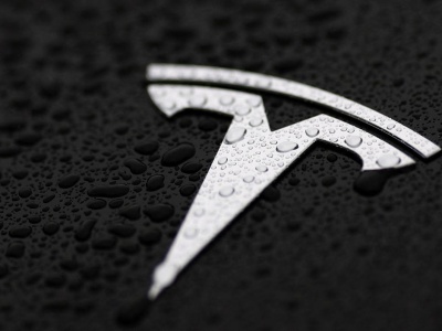 Tesla pokazała nowy model samochodu. Jest zupełnie inny, niż wszyscy się spodziewali