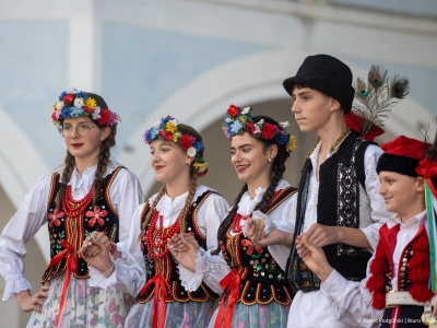 Trwa 11. Polonijny Festiwal Dziecięcych Zespołów Folklorystycznych na Podkarpaciu [ZDJĘCIA]