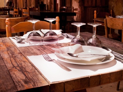 Gotówka odchodzi do lamusa. Nawet w restauracjach