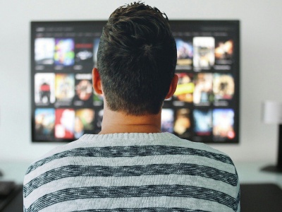 Telewizja traci na popularności. Głównymi konkurentami są YouTube i platformy streamingowe