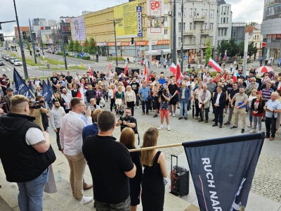 Dwie manifestacje w Olsztynie: Konfederacja przeciw migrantom, KOD: Warmia wolna od faszyzmu