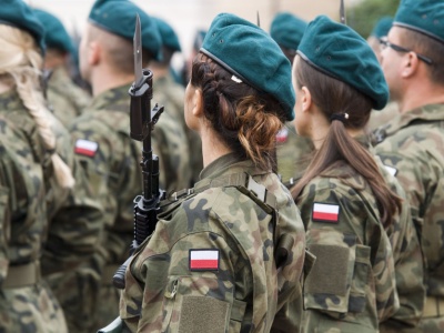 Polskie wojsko powinno obowiązkowo szkolić kobiety? 