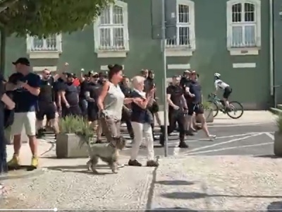 Mieszkańcy Szczecina biją brawa kibicom Pogoni