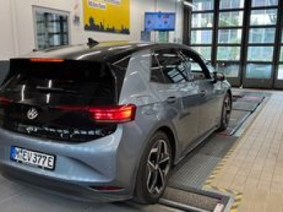 Ile zasięgu stracił elektryk po 172 tys. km? Niemcy sprawdzili