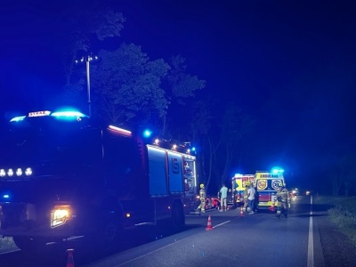 Dramatyczny wypadek. Mężczyzna wjechał skuterem w pieszych. Są ranni