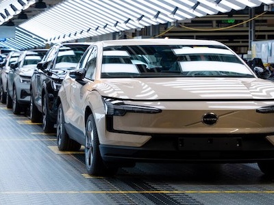 Volvo Cars przenosi część produkcji do USA