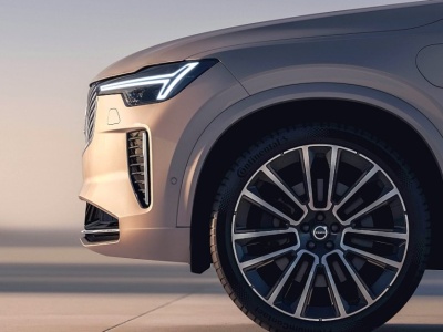 Volvo przeprasza się z napędem spalinowym i zapowiada kolejną generację dużego SUV-a