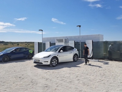 CHORWACJA. Większy Supercharger Zadar. Raptem kilka dni temu było głośno o notorycznych korkach [+Orlen, +Multikino]
