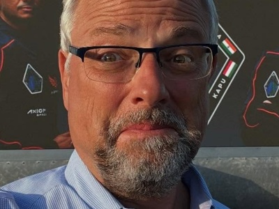 Dziennikarz TVN znalazł się w szpitalu. Prosto z łóżka zaapelował do fanów
