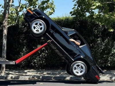 Zrzucili z lawety auto za 18 mln zł. RUF nie pofrunął
