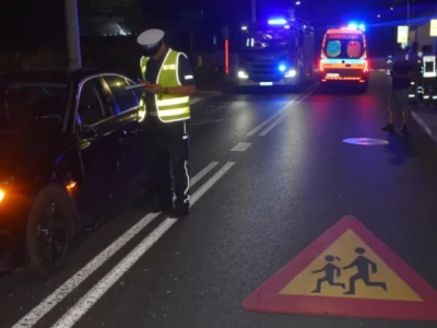 15-latka przebiegała przez jezdnię ze znajomymi. Wjechał w nią rozpędzony samochód [WIDEO]
