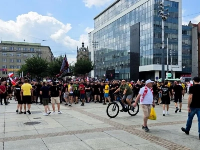 Radni Koalicji Obywatelskiej oczekują, że GKS Katowice oficjalnie odetnie się od protestu kiboli przeciwko uchodźcom i imigrantom