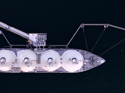 Ruszyła budowa pływającego terminala LNG. Gaz popłynie w 2028 roku