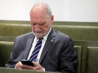 Zamieszanie z wnioskiem o uchylenie immunitetu Macierewicza. Prokuratura musiała go poprawiać