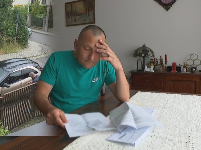 Absurdalne mandaty. Nie może wjechać na swoją posesję