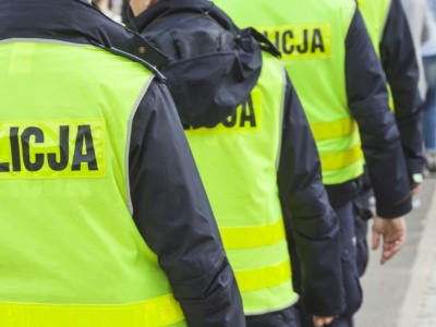Nowi w policji dostają więcej niż myślisz. Nawet mieszkanie na start