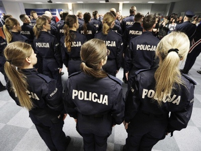 24 lipca policja obchodzi swoje święto. Kim jest statystyczny funkcjonariusz?