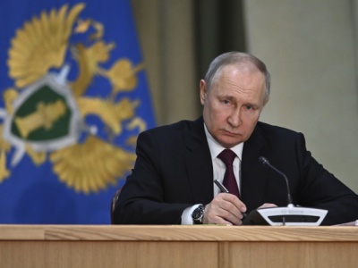 Putin nie dążył do wygranej Trumpa w 2016 r. i wstrzymywał najcięższe materiały przeciw Hillary Clinton na czas po jej spodziewanym zwycięstwie