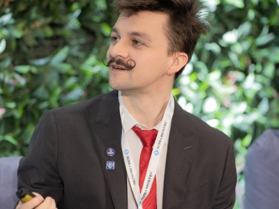 Nie gryzł się w język. 