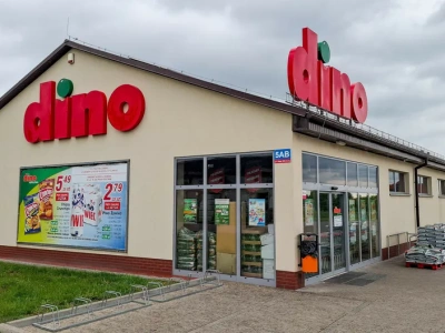 Budowa sklepu Dino w Wilanowie wywołuje sprzeciw mieszkańców.