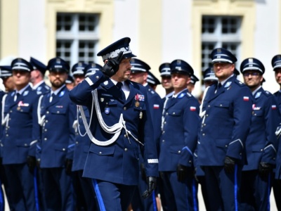 Policja wychodzi na kadrową prostą? Gen. Boroń: to nie jest tak, że obecny stan zatrudnienia to mało  [WYWIAD]