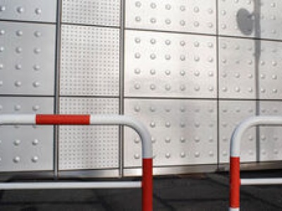 Barierki U11A i U12A w infrastrukturze miejskiej – bezpieczeństwo, które widać